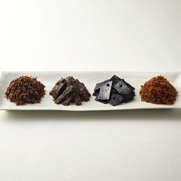 左から　ちりめん山椒、鰹昆布、利尻塩昆布山椒入り、鰹田麩