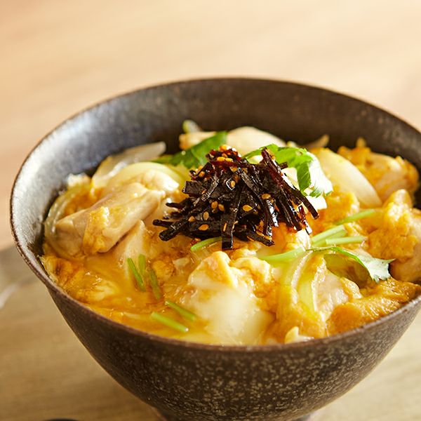 親子丼に（おにぎり塩昆布 ごま入り）
